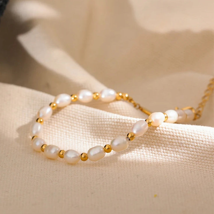 Handmade Natural Freshwater Pearl Bracelet with 18K Gold Plated Beads